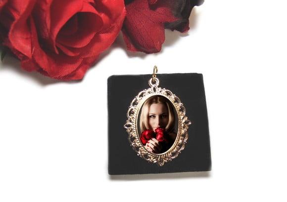 Medalha personalizada relicário para colar ou buque de noiva