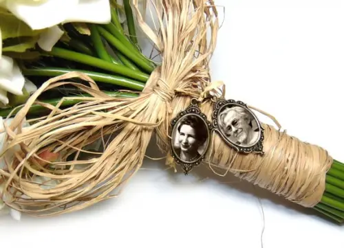 Relicario Buquê de Noiva Pingente com Foto Kit 2 Medalhas