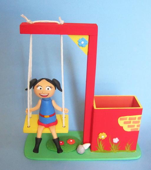 Balancinho porta lápis mdf da Luna  Centro de Mesa