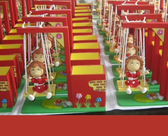 Balancinho porta lápis mdf Moranguinho centro de Mesa