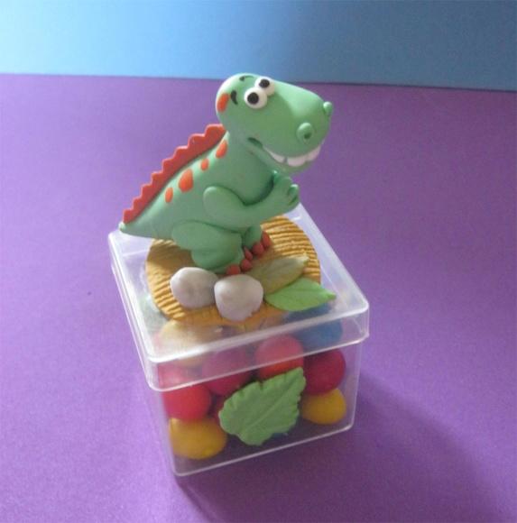 Caixa Acrílica com Dinossaurinhos lembrancinha