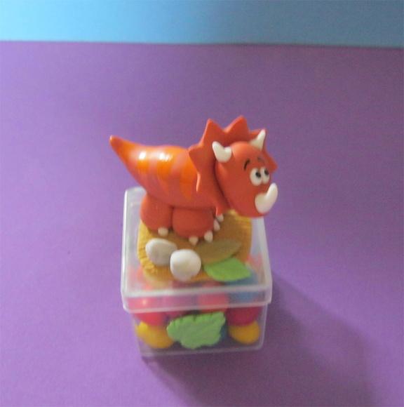 Caixa Acrílica com Dinossaurinhos lembrancinha