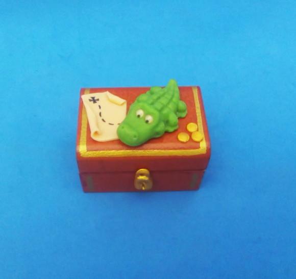 Mini Baú mdf Crocodilo de biscuit lembrancinha pirata