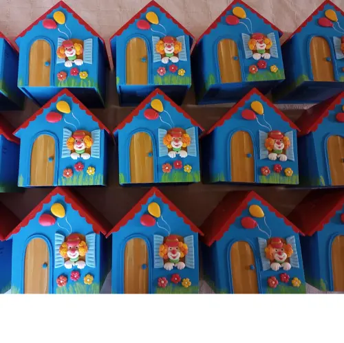 Casa cofre mdf Palhacinhos centro de mesa circo
