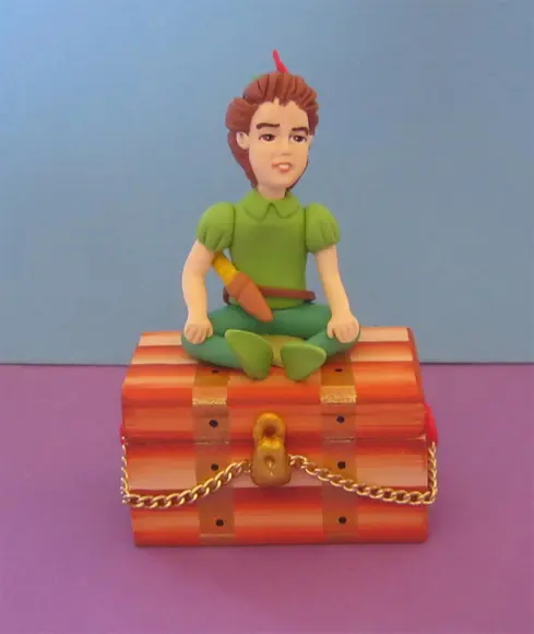 Mini baú mdf com o Peter Pan lembrancinha
