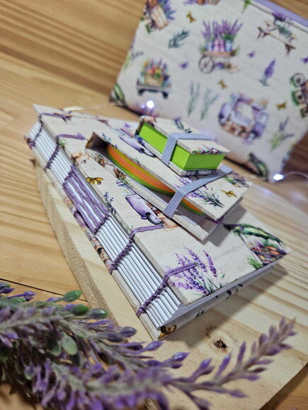 Kit Caderno+bloco de Notas+post It+ Necessaire Lavandas
