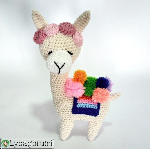 Alpaca Branca Acessórios Coloridos ~*~ Amigurumi Crochê ~*~