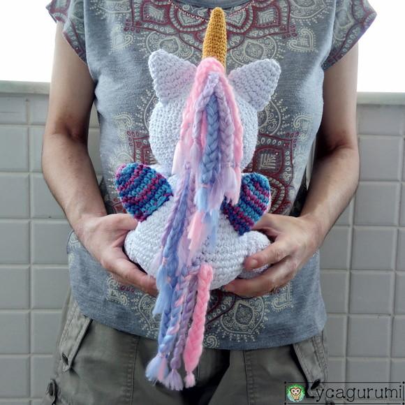 Unicórnio Sonhador Amigurumi De Crochê (rosa E Branco)