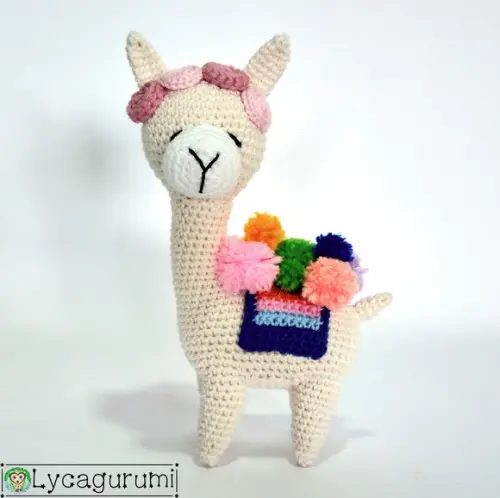 Alpaca Branca Acessórios Coloridos ~*~ Amigurumi Crochê ~*~