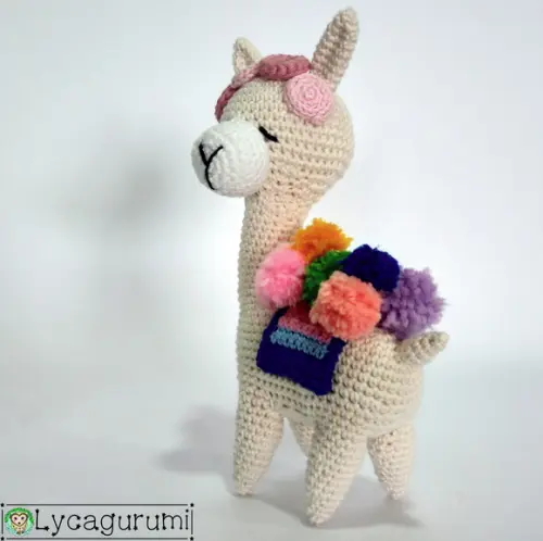 Alpaca Branca Acessórios Coloridos ~*~ Amigurumi Crochê ~*~