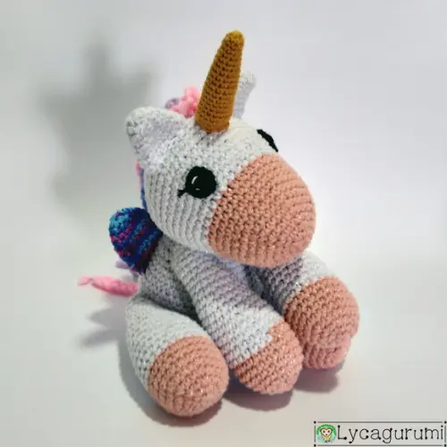 Unicórnio Sonhador Amigurumi De Crochê (rosa E Branco)