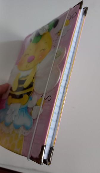 Caderno de Brochura Personalizado em Eva Abelha Fofa.