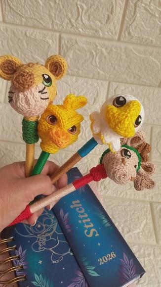 Mascote da Copa Canarinho Caneta em Tricotin