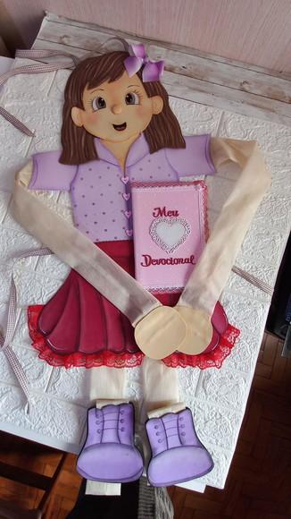 Menina Articulada Devocional