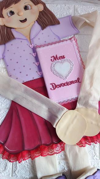 Menina Articulada Devocional