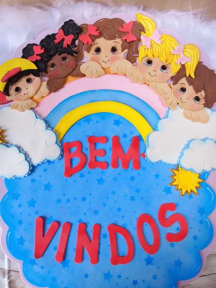 Placa de Bem Vindos Arco Íris em Eva.
