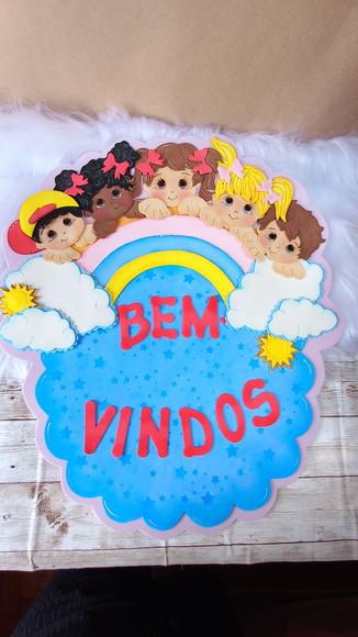 Placa de Bem Vindos Arco Íris em Eva.