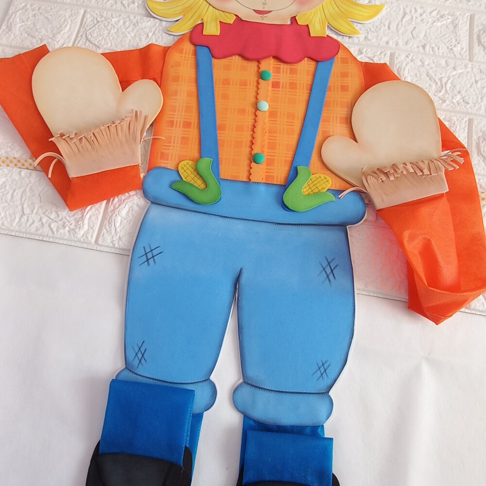 Boneca Articulada Espantalho em Eva.