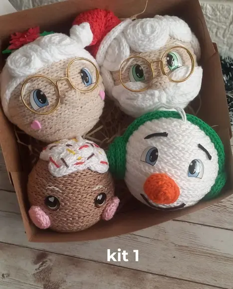 Bolas de Natal em Tricotin - Kit