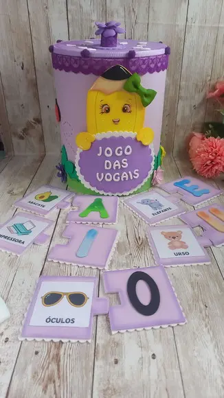 Jogo das Vogais na Lata.