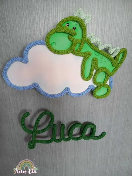 Porta Maternidade Tema Dino na Nuvem??