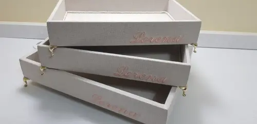 Bandeja de MDF forrada com linho crú personalizada