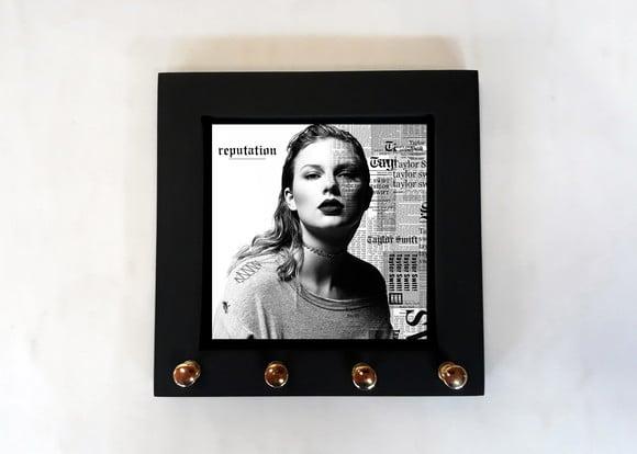 Porta Chaves Taylor Swift 01
