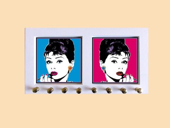 Porta Colar Audrey Hepburn (Branco)