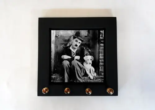 Porta Chaves Charles Chaplin Vida de Cachorro