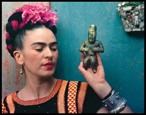 Placa Decorativa Frida Estátua