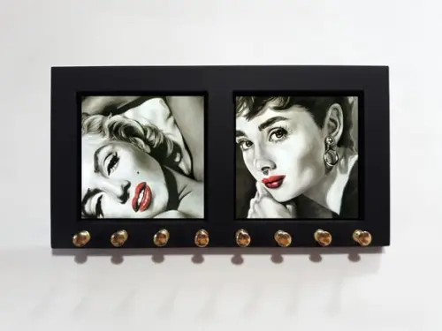 Porta Colar Divas (Preto)