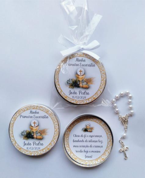 Kit com 139 Latinhas com Mini Terço Primeira Eucaristia