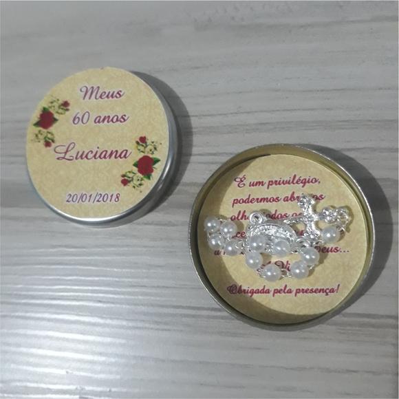 Latinha com Mini Terço Personalizada Aniversário 60 Anos