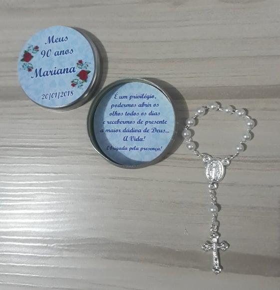Lembrancinha Aniversário 90 Anos - Latinha com Mini Terço