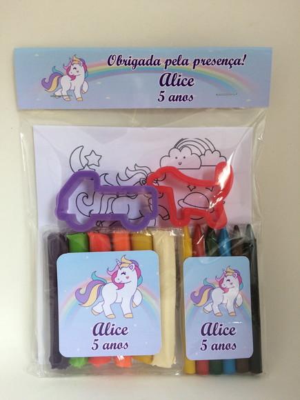 Lembrancinha Kit Massinha, Giz de Cera e Desenhos Unicórnio