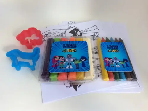 Kit Massinha, Giz de Cera e Desenhos Jovens Titãs