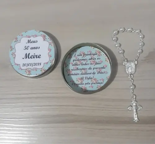 Latinha com Mini Terço Personalizada Aniversário 50 Anos