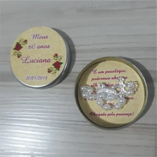 Latinha com Mini Terço Personalizada Aniversário 60 Anos