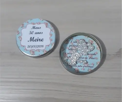 Latinha com Mini Terço Personalizada Aniversário 50 Anos