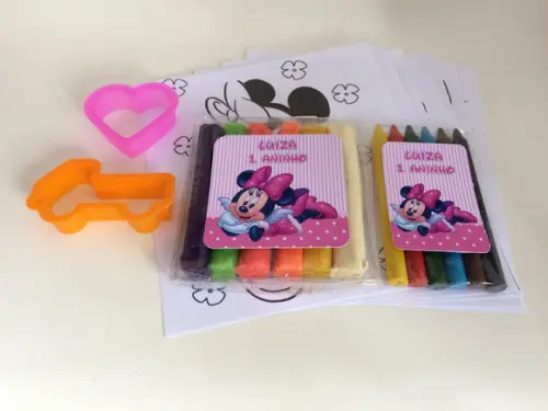Lembrancinha Kit Massinha, Giz de Cera e Desenhos Minnie