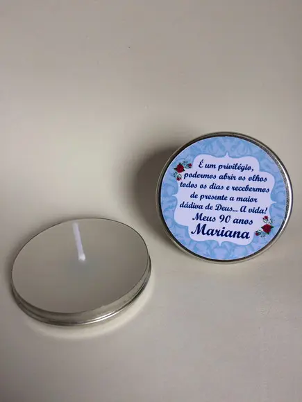 Lembrancinha Latinha com Vela Aniversário