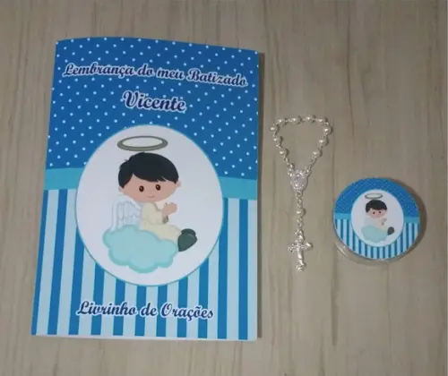 Livrinho de Orações + Latinha com Mini Terço Batizado Menino