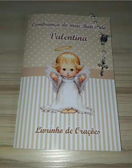 Livrinho de Orações com Mini Terço Batizado Menina