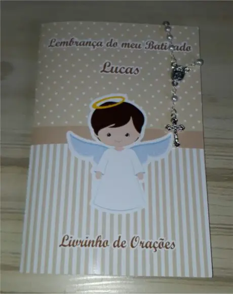 Livrinho de Orações com Mini Terço Batizado Menino