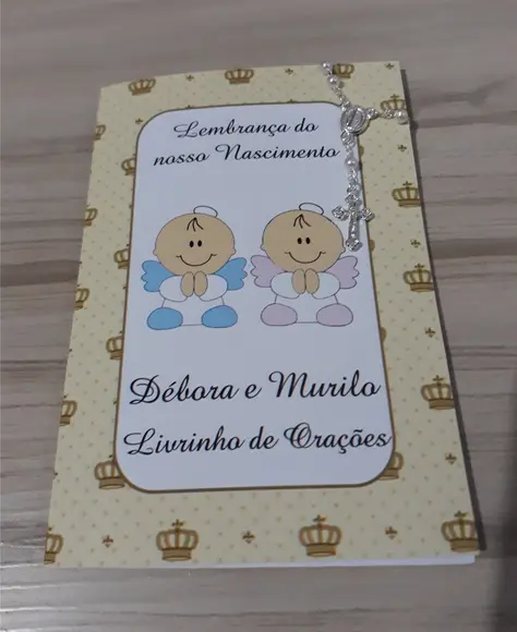 Livrinho de Orações com Mini Terço Nascimento Gêmeos