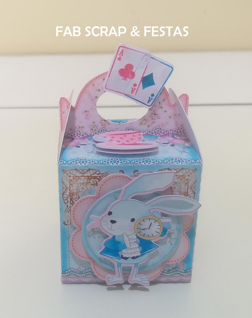 CAIXA CUBO COM ALÇA ALICE NO PAÍS DAS MARAVILH