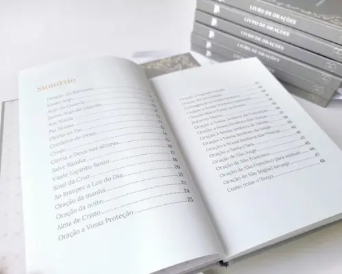 Lembrancinha Batizado Livro de Orações Cinza e Bege