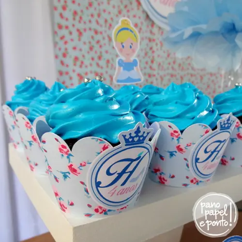 Saia e Topper Cupcake Cinderela