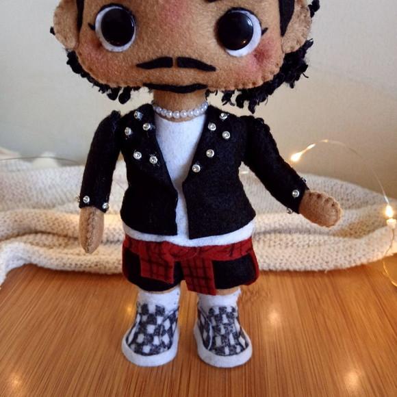 Boneco Bruno Mars - Look Clipe Apt