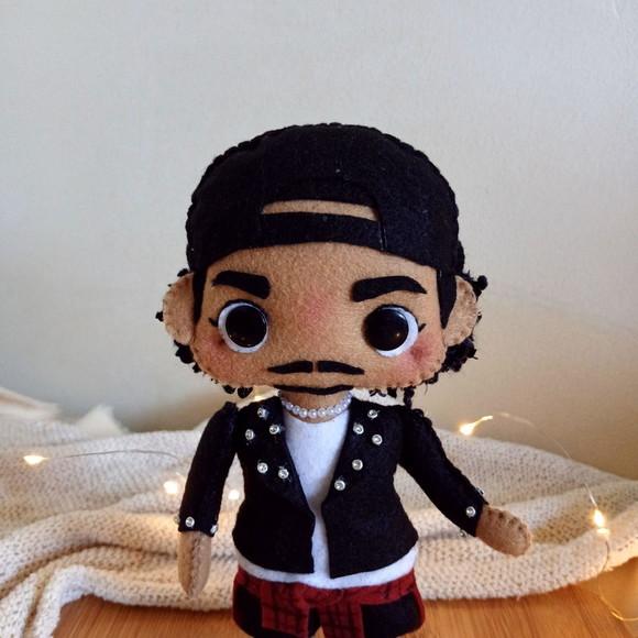 Boneco Bruno Mars - Look Clipe Apt
